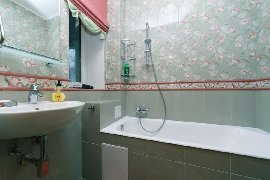 Three-Room Apartments At The Polytechnic Institute 키예프 외부 사진